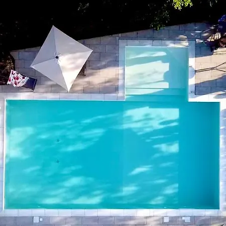 Kiru לינה וארוחת בוקר